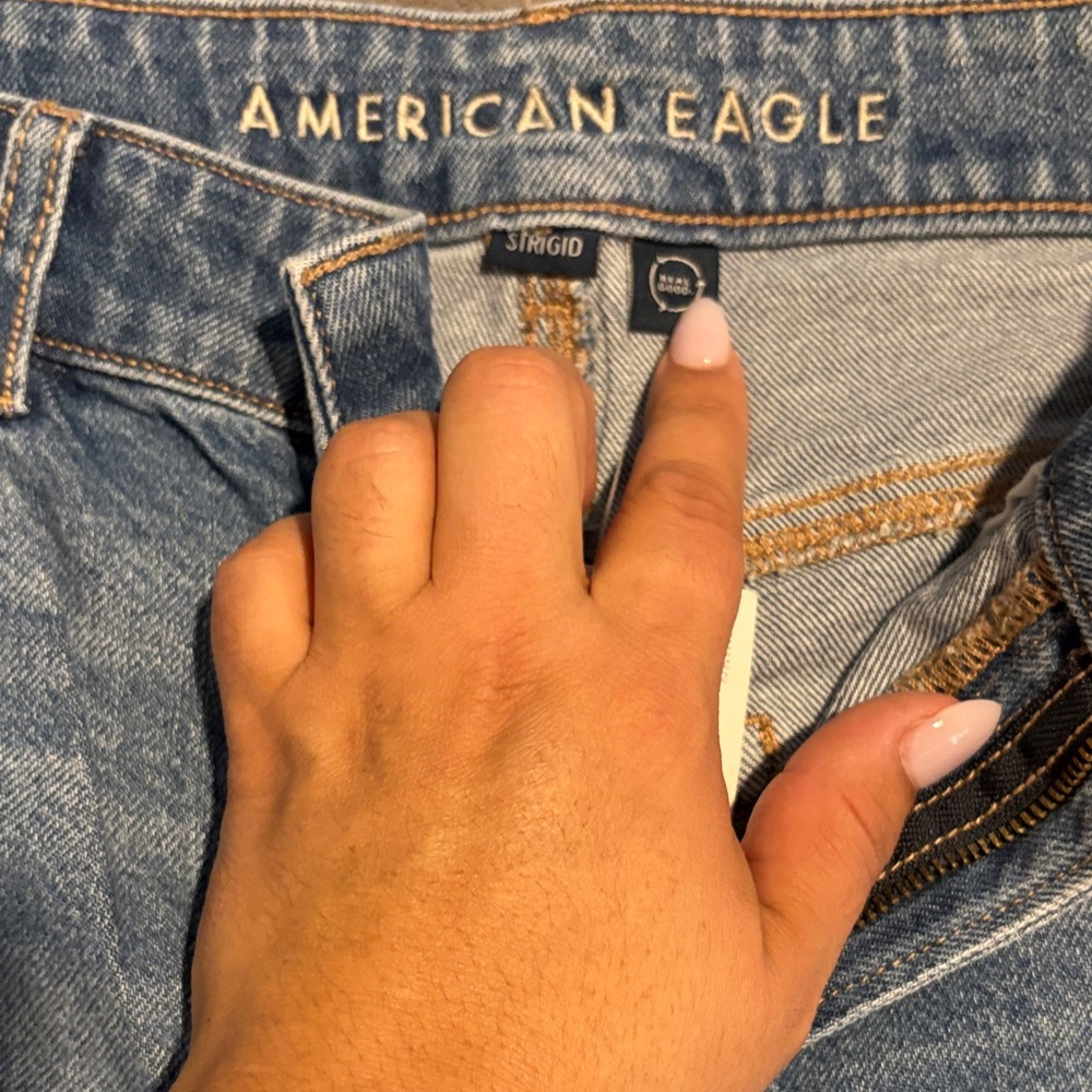 American Eagle Outfitters Women's Straight Jeans in Light Blue - Picture 5 of 6